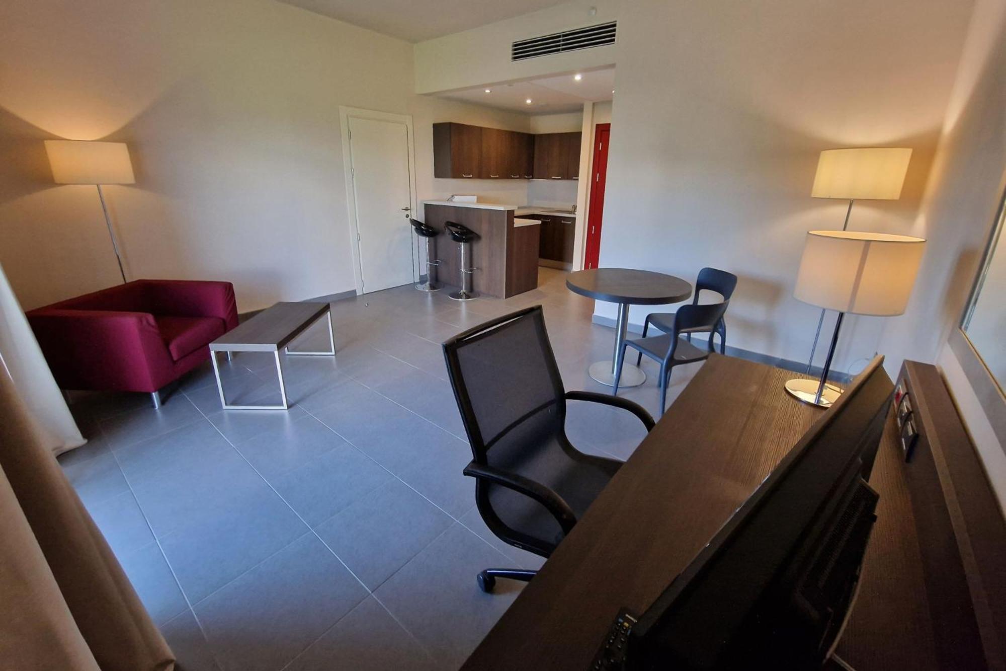 Inn Naples Airport Gricignano dʼAversa Exterior foto